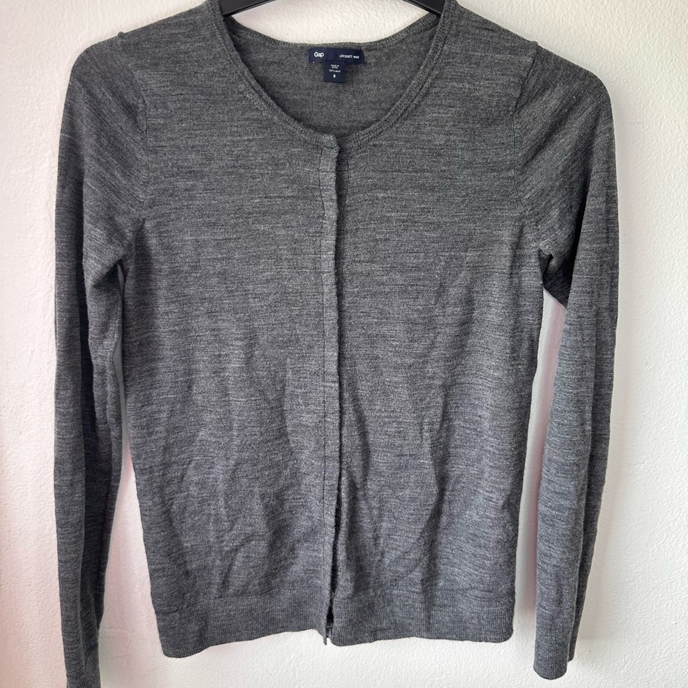 GAP Women’s 100% Wool Long Sleeve Cardigan